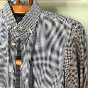 Micro-pattern men’s button down